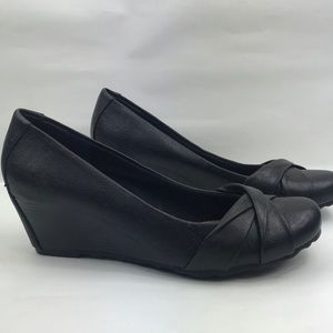 Yuu black brynn wedge heel shoes size 10 M